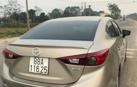 Mazda 3 sản xuất 2016 màu ghi vàng, bản full số tự động.
