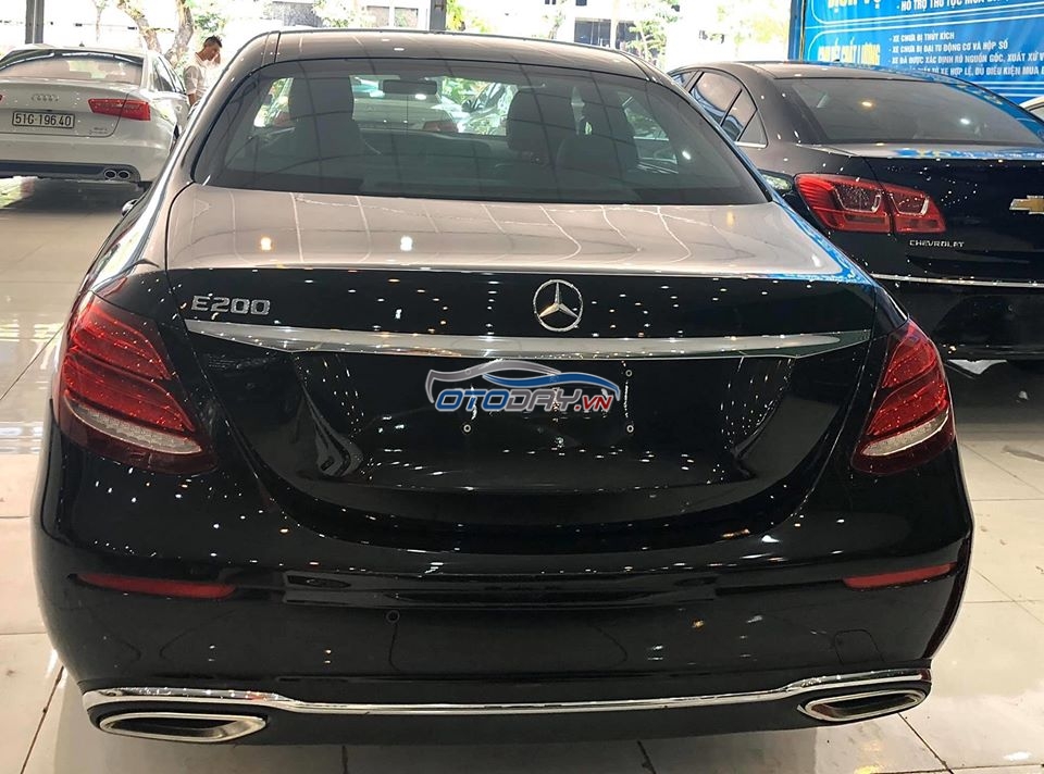 Mercedes E200 2017  Màu đen/nội thất đen