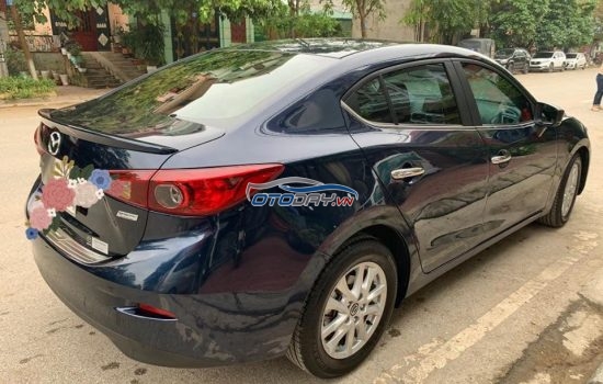 Cần bán Mazda 3 sx 2018 màu xanh cửu long