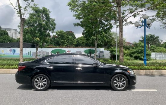 Lexus ls460 đời 2009  Model 2010 Odo 8vạn Trang bị ghế điện Dây an toàn chỉnh điện Cửa hít  Loa mark levinson  Phanh điện tử Màu đen